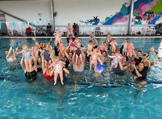 Sunshine Coasts Biggest Swimming Lesson With Hot91 Radioinfo Australia 3925