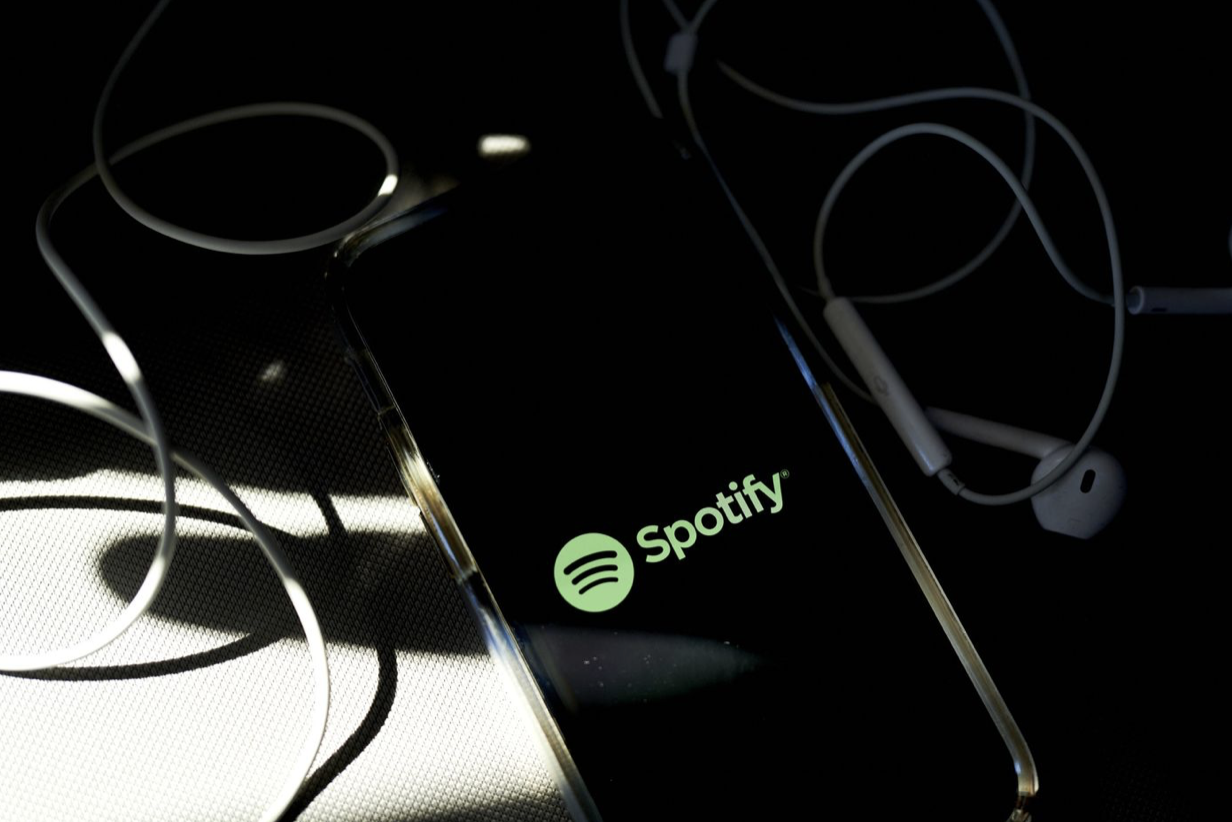 Spotify Podcasters Are Making $18,000 a Month With Nothing But White